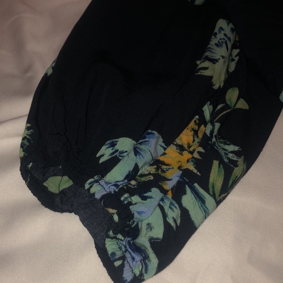 Floral 3/4 sleeve Blouse - Picture 3 of 3